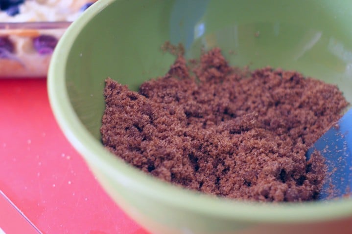 streusel mixture in green bowl