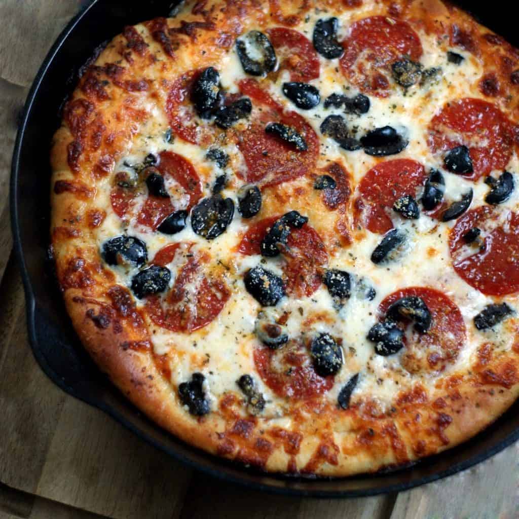 https://heatherlikesfood.com/wp-content/uploads/2012/07/deep-dish-pizza.jpg
