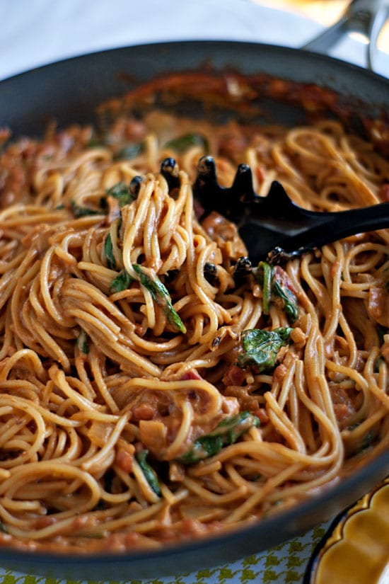 Creamy Spinach and Tomato Spaghetti | heatherlikesfood.com