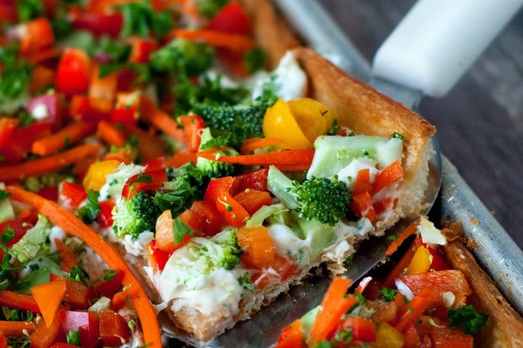 Garden Vegetable Appetizer Pizza | heatherlikesfood.com