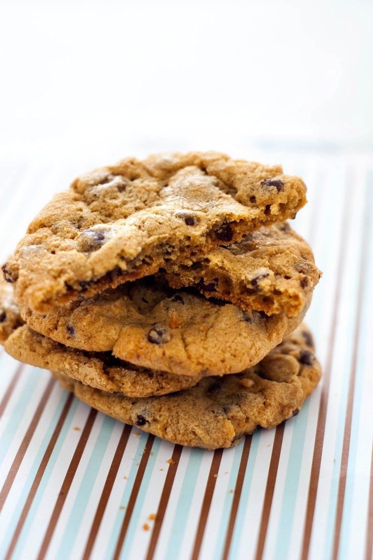 crunchy chewy chocolate chip cookies