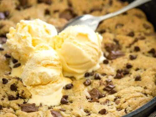 https://heatherlikesfood.com/wp-content/uploads/2019/02/Chocolate-Chunk-Pizookie3-500x375.jpg